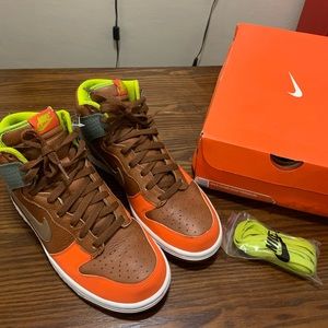Mens size 9 Nike Dunk High Premium